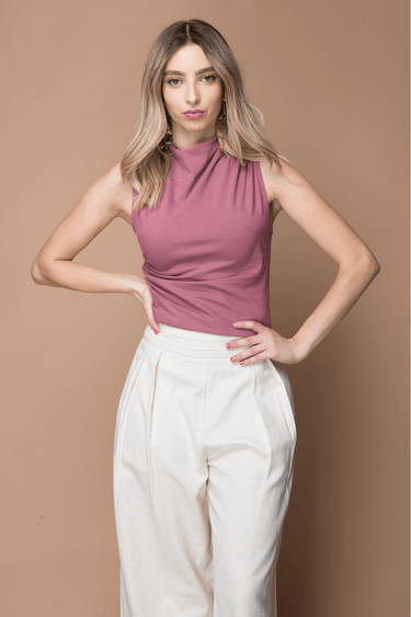 PANTALON CON PLIEGUES EN PRETINA Y PINZAS - Ferriano Store