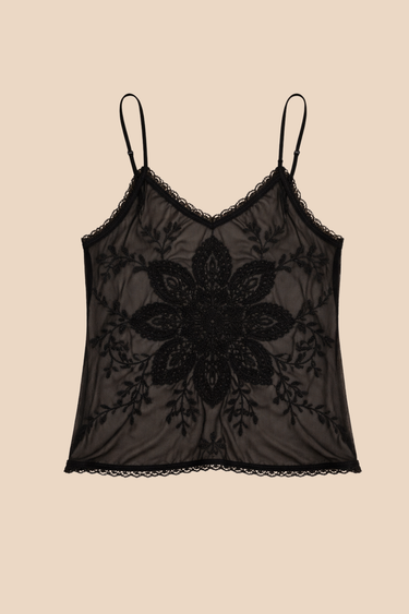 BLUSA BORDADA DE TIRANTES