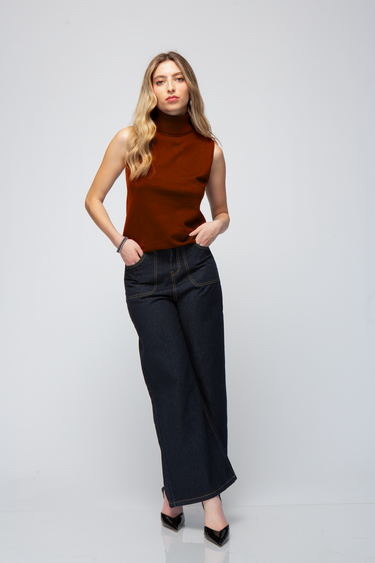 BLUSA TEJIDA SIN MANGAS CUELLO TORTUGA