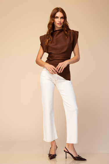 BLUSA CON HOMBRERAS