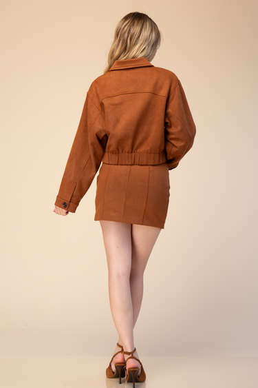 SET CHAMARRA Y FALDA SUEDE