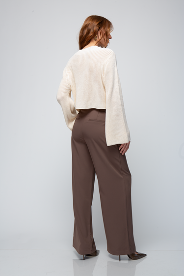 SUÉTER CROP DE MANGA AMPLIA