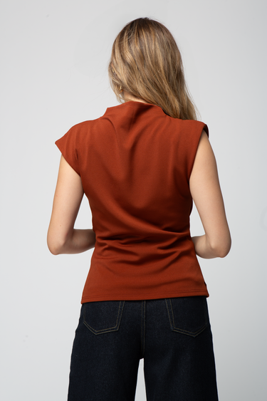 Top Drapeado En Hombros