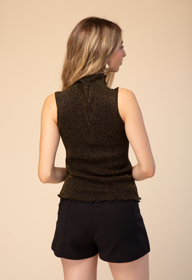 BLUSA CON BRILLO SIN MANGAS